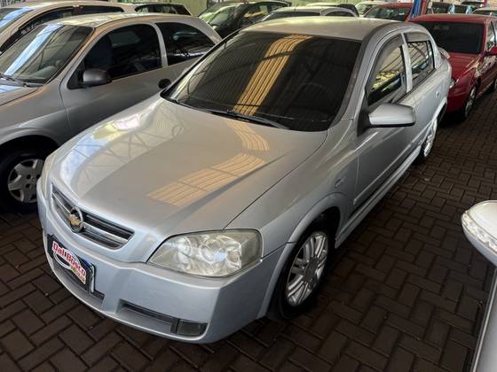 CHEVROLET ASTRA 2.0 MPFI ADVANTAGE 8V FLEX 4P AUTOMÁTICO CHEVROLET ASTRA 2.0 MPFI ADVANTAGE 8V FLEX 4P AUTOMÁTICO